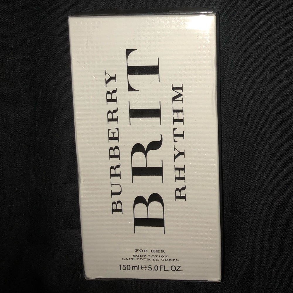 Burberry BRITT Rhythm body lotion